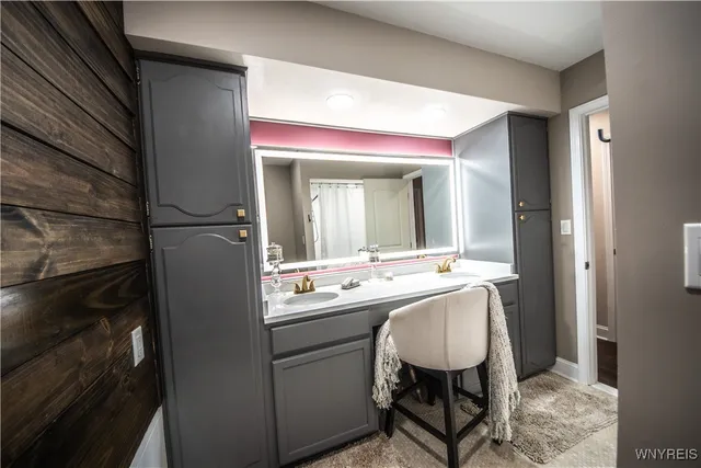 $699,900 | 9250 Greiner Road, Clarence, NY 14031