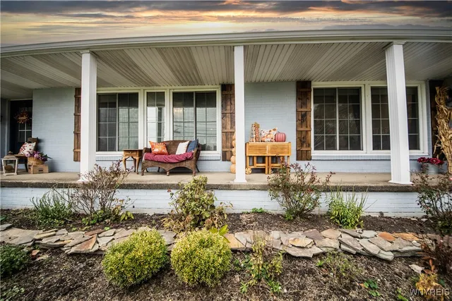 $699,900 | 9250 Greiner Road, Clarence, NY 14031