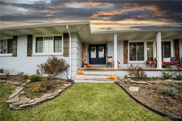 $699,900 | 9250 Greiner Road, Clarence, NY 14031