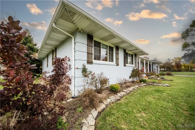 $699,900 | 9250 Greiner Road, Clarence, NY 14031