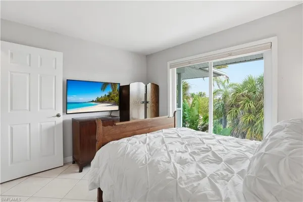 $989,000 | 48 Fairview Boulevard, Fort Myers Beach, FL 33931