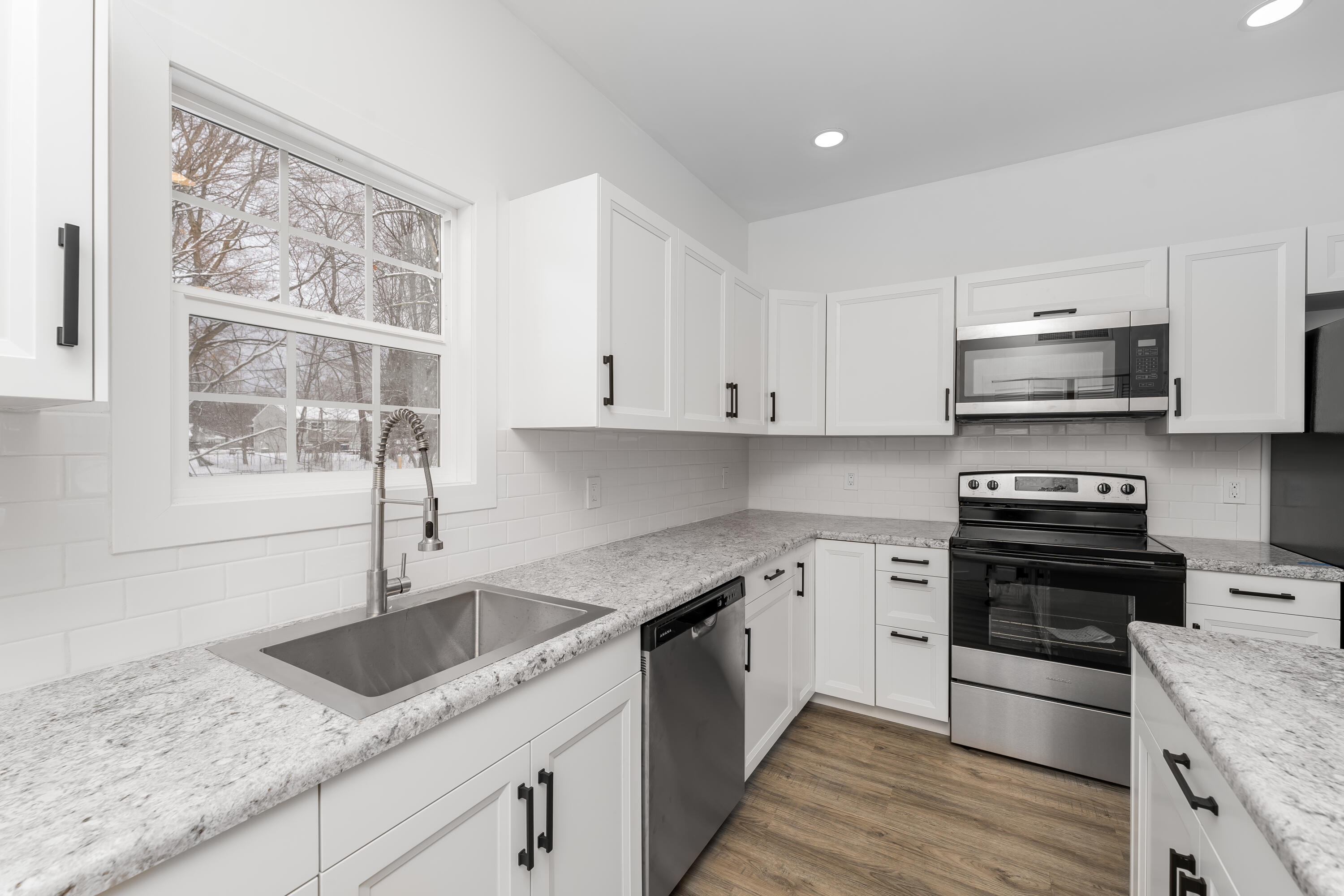 303 Middle Street Three Rivers, MI 49093 - Photo 9 of 20 DSC00324
