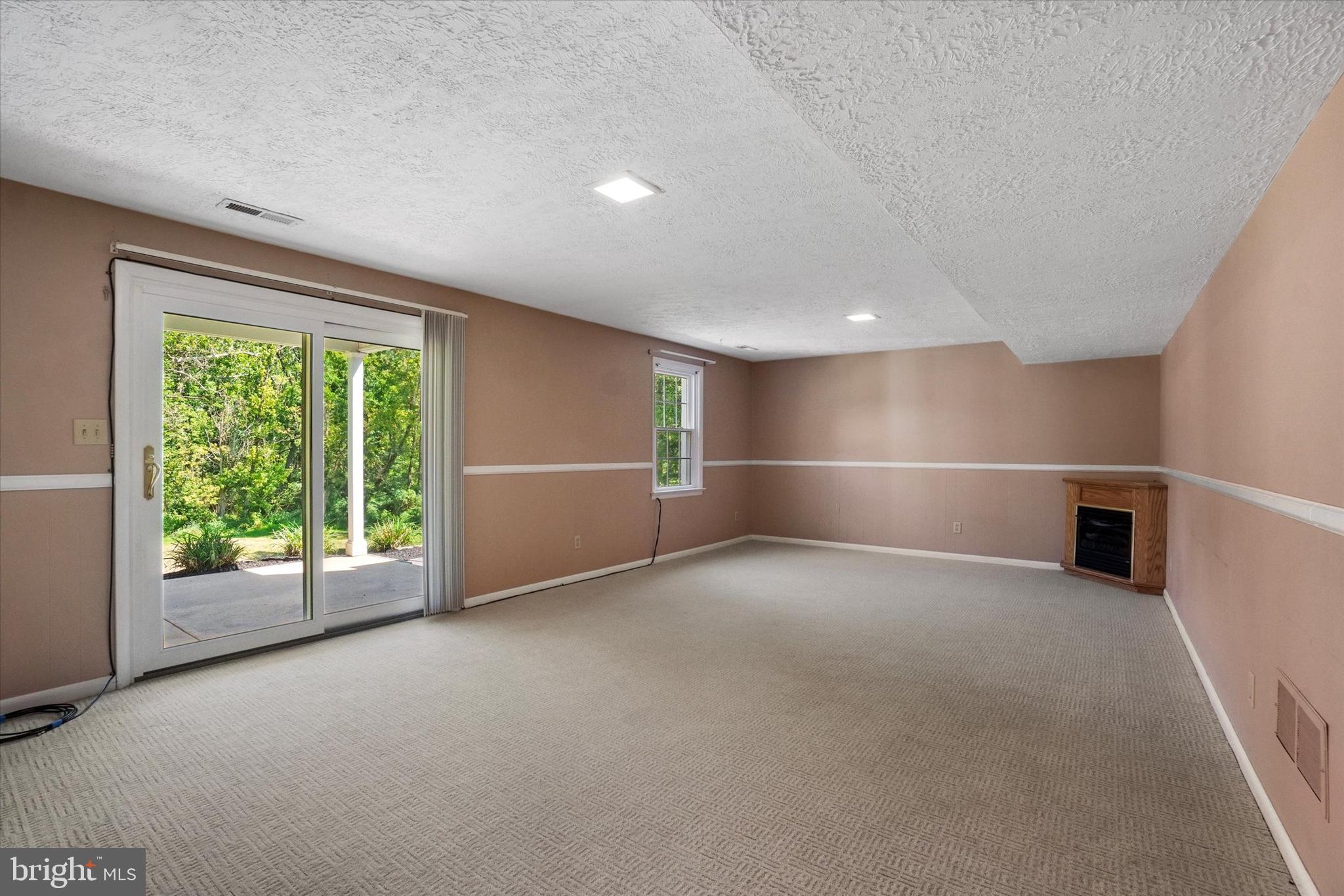 2027 Crescent Road York, PA 17403 - Photo 24 of 43