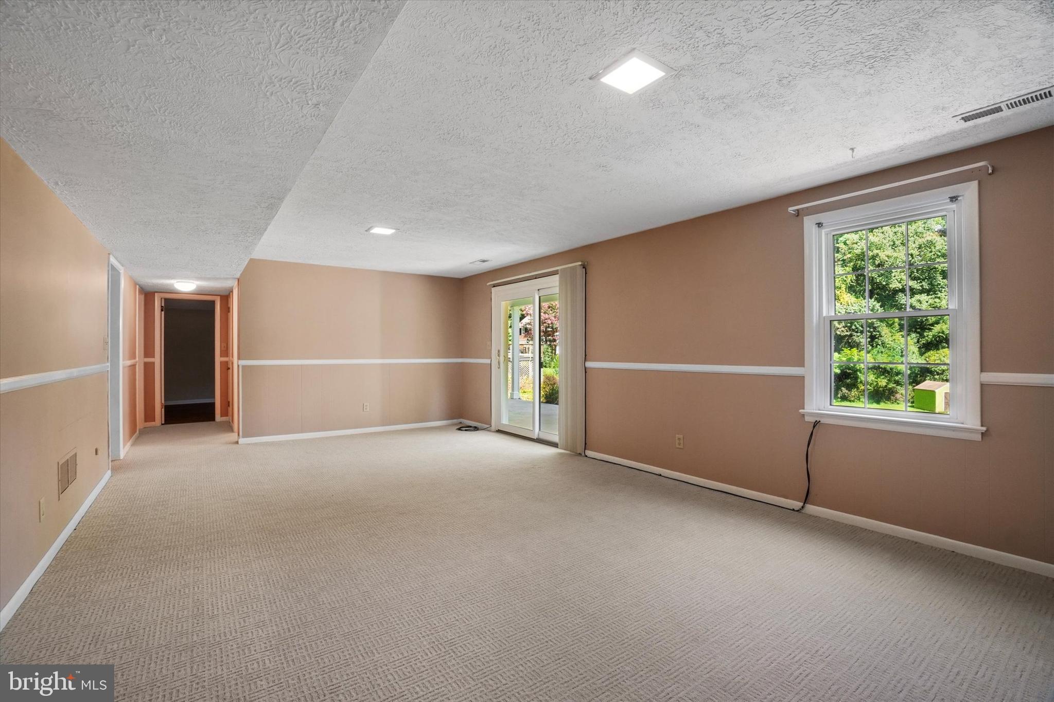 2027 Crescent Road York, PA 17403 - Photo 25 of 43
