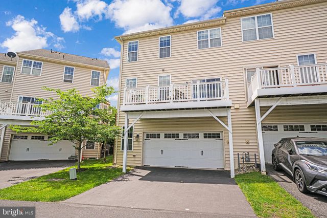 a sign that is on the side of the road