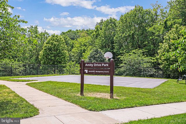 $675,000 | 8217 Castanea Lane, Derwood, MD 20855