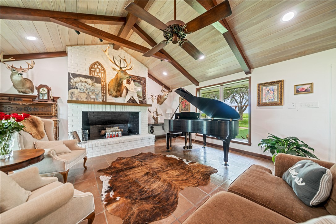 501 South County Road 1140 Riviera, TX 78379 - Photo 7 of 40 Beautiful great room with vaulted ceilings, expose