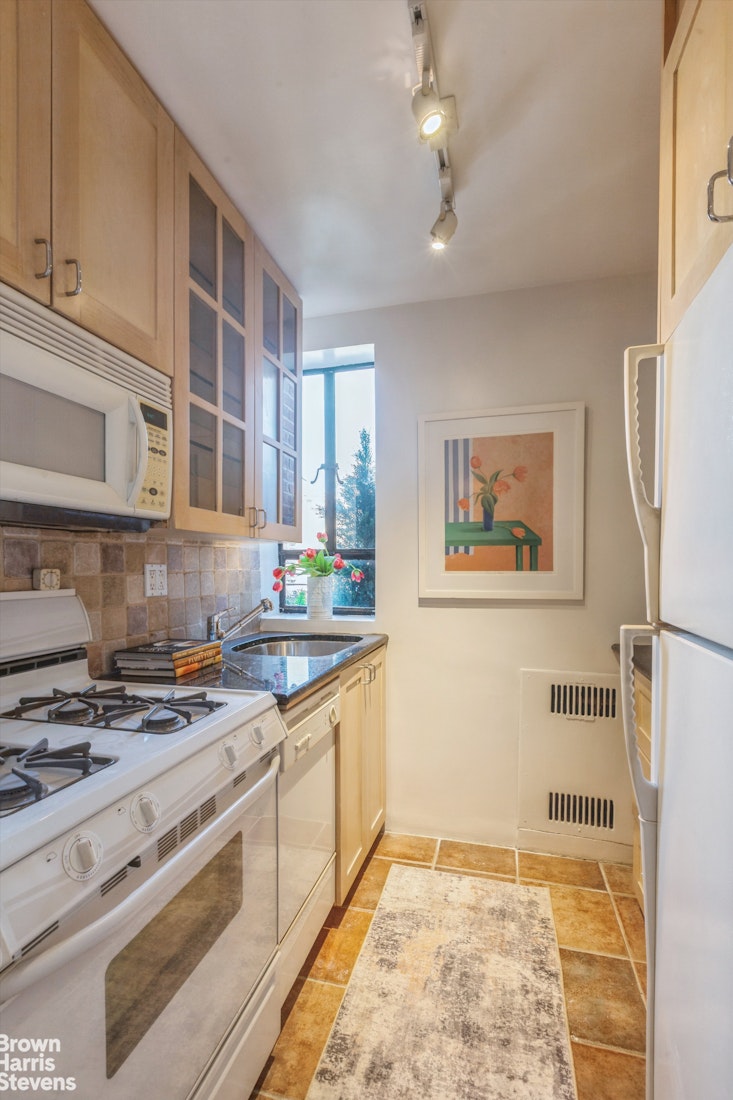 100 Riverside Drive, Unit 14E Manhattan, NY 10024 - Photo 5 of 10 Gallery Image 5