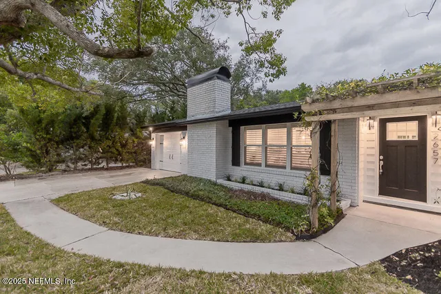 front view of house with a yard