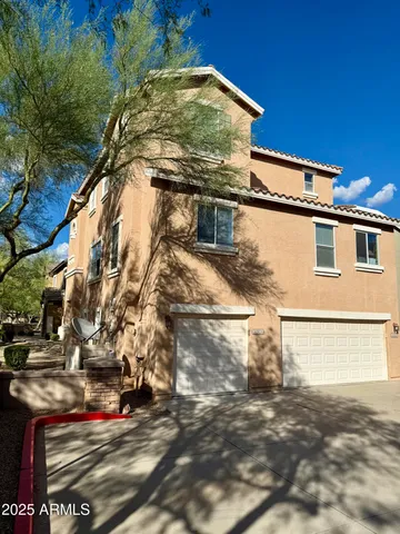 a view of a yard with street