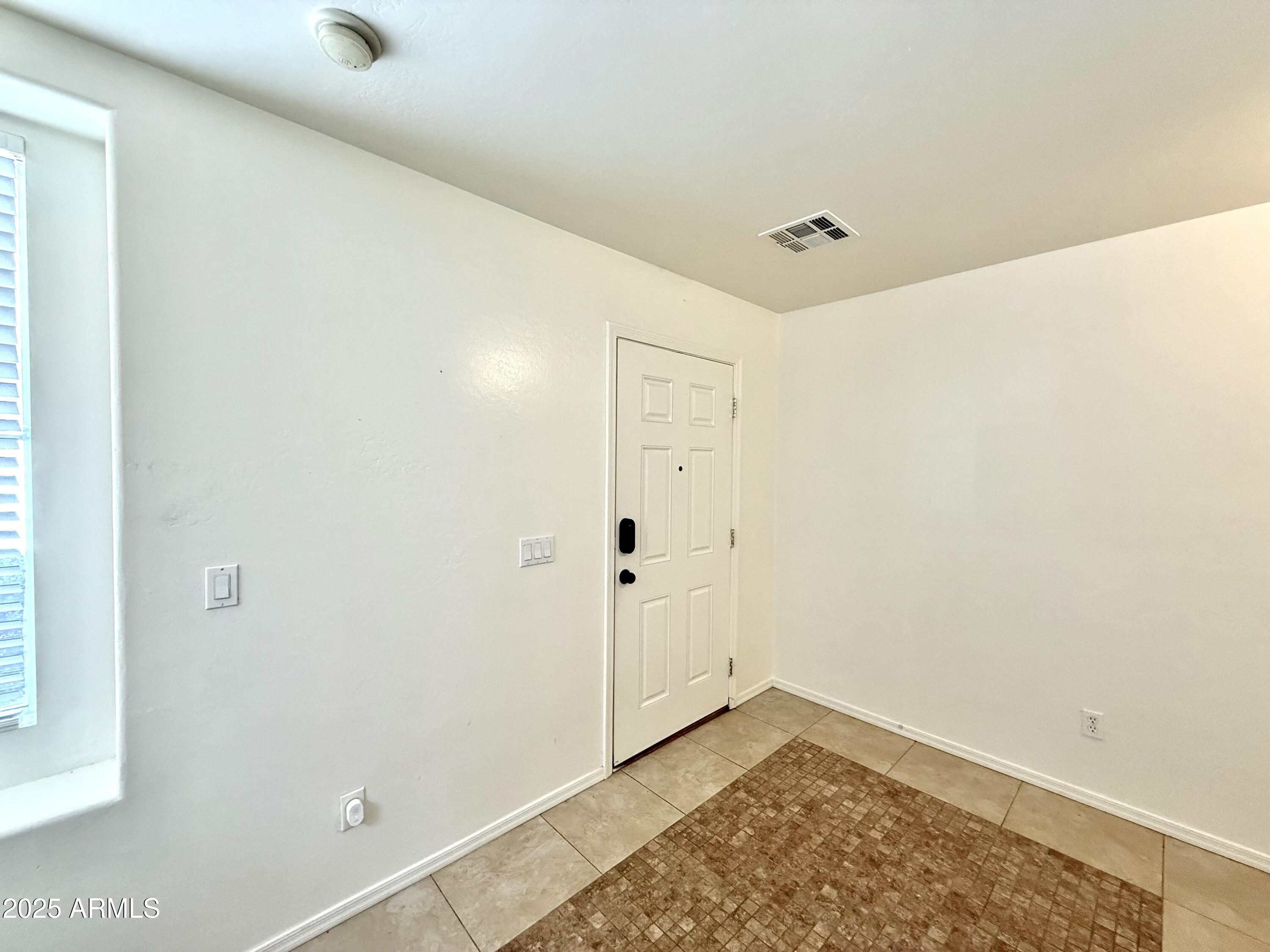 34924 North 30th Avenue Phoenix, AZ 85086 - Photo 10 of 20 a view of an empty room