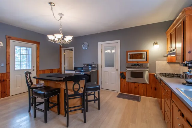 $279,900 | 3050 Glover Road, Glover, VT 05839