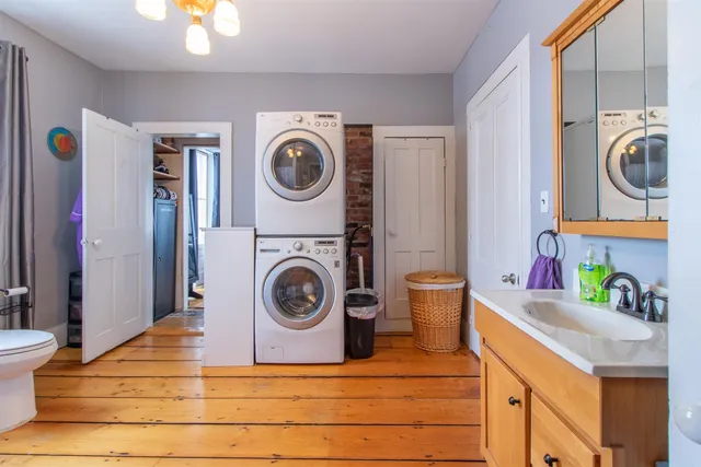 $279,900 | 3050 Glover Road, Glover, VT 05839