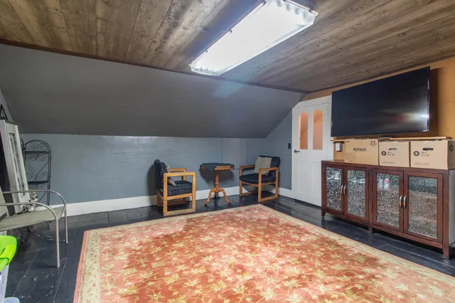 $279,900 | 3050 Glover Road, Glover, VT 05839