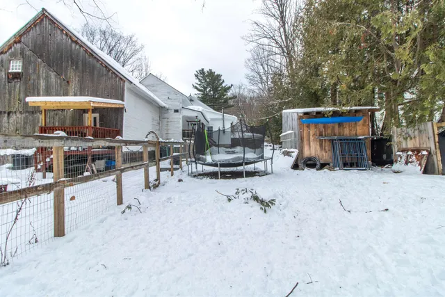 $279,900 | 3050 Glover Road, Glover, VT 05839