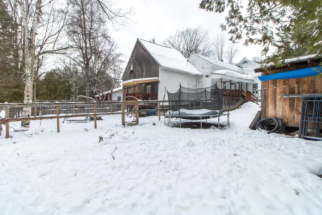 $279,900 | 3050 Glover Road, Glover, VT 05839