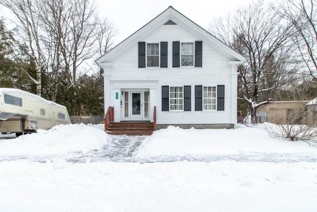 $279,900 | 3050 Glover Road, Glover, VT 05839