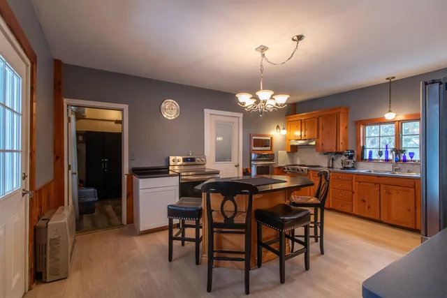 $279,900 | 3050 Glover Road, Glover, VT 05839