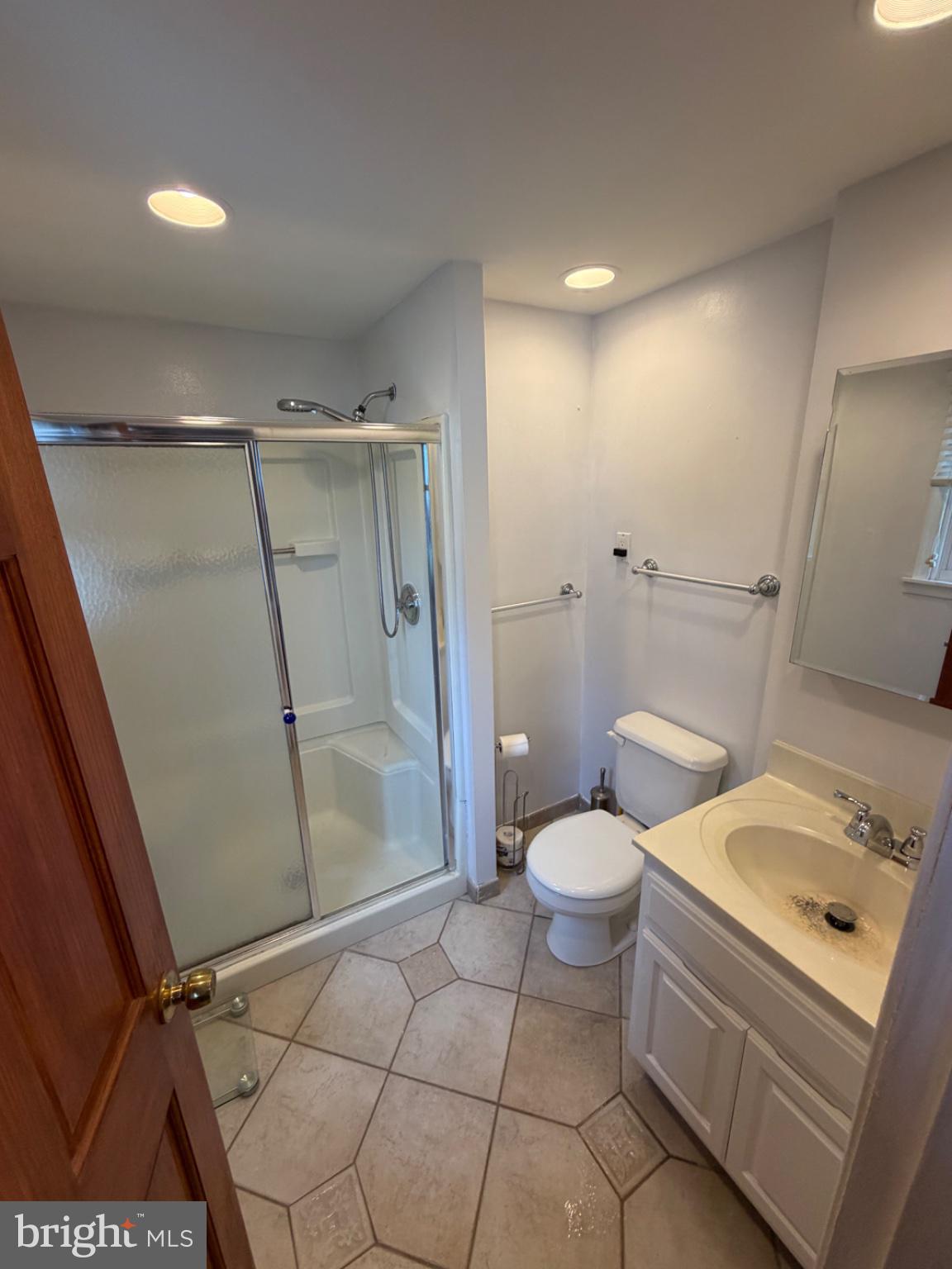 803 Rennard Circle Philadelphia, PA 19116 - Photo 22 of 42 Modern bathroom with sleek finishes.