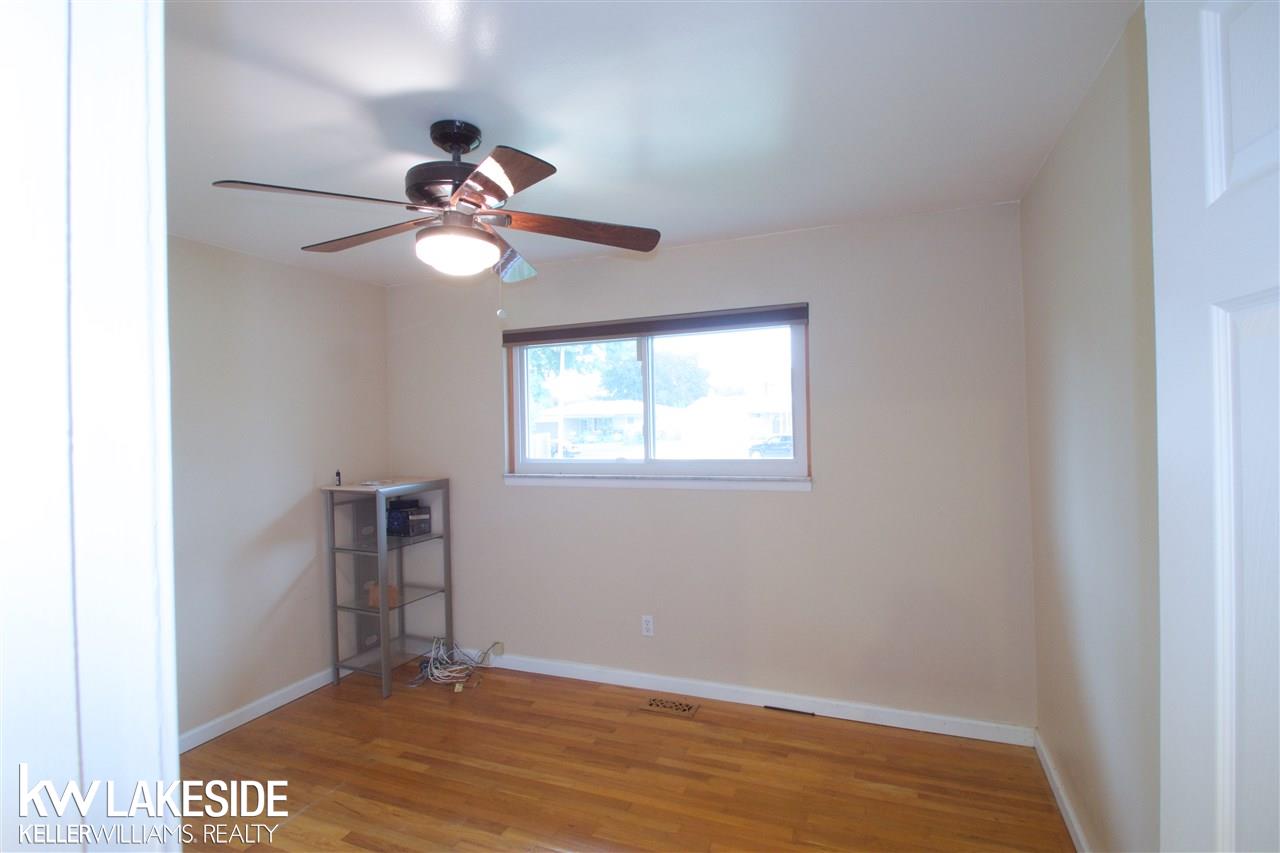 3904 Rolf Drive Warren, MI 48092 - Photo 23 of 44 31357551-22.JPG