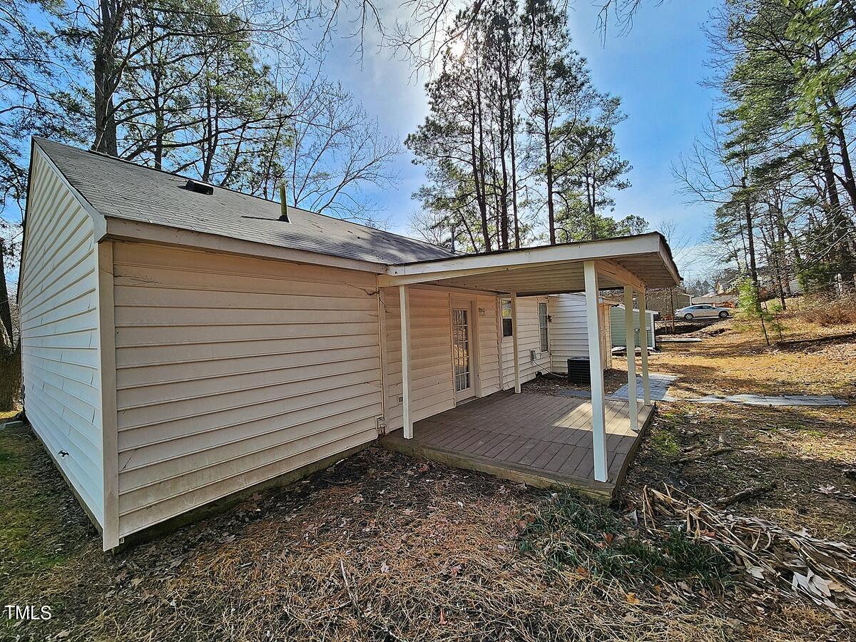 11 Howlett Place Durham, NC 27703 - Photo 6 of 27 a view of a house with a yard