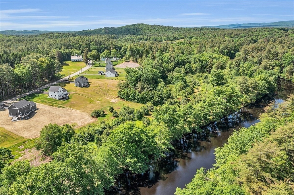 1371 South Athol Road Athol, MA 01331 - Photo 3 of 39 a view of a city