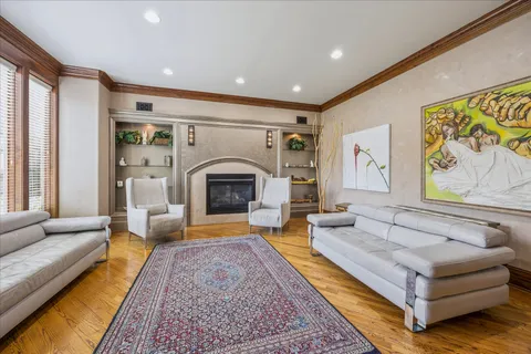 $1,150,000 | 37 Hackberry Lane, Houston, TX 77027