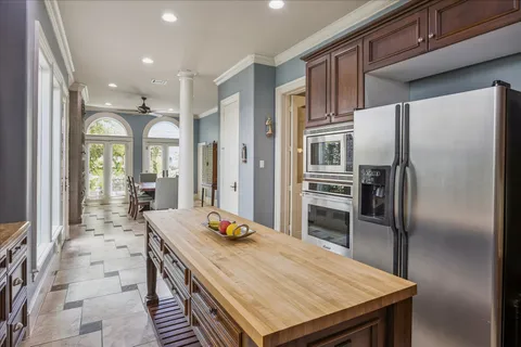 $1,150,000 | 37 Hackberry Lane, Houston, TX 77027
