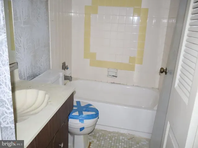 $267,000 | 238 Glen Place, Unit 238, Elkins Park, PA 19027