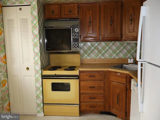 $267,000 | 238 Glen Place, Unit 238, Elkins Park, PA 19027