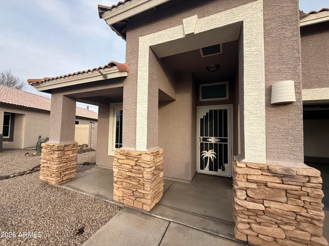 $2,600 | 1567 North Tucana Court, Gilbert, AZ 85234