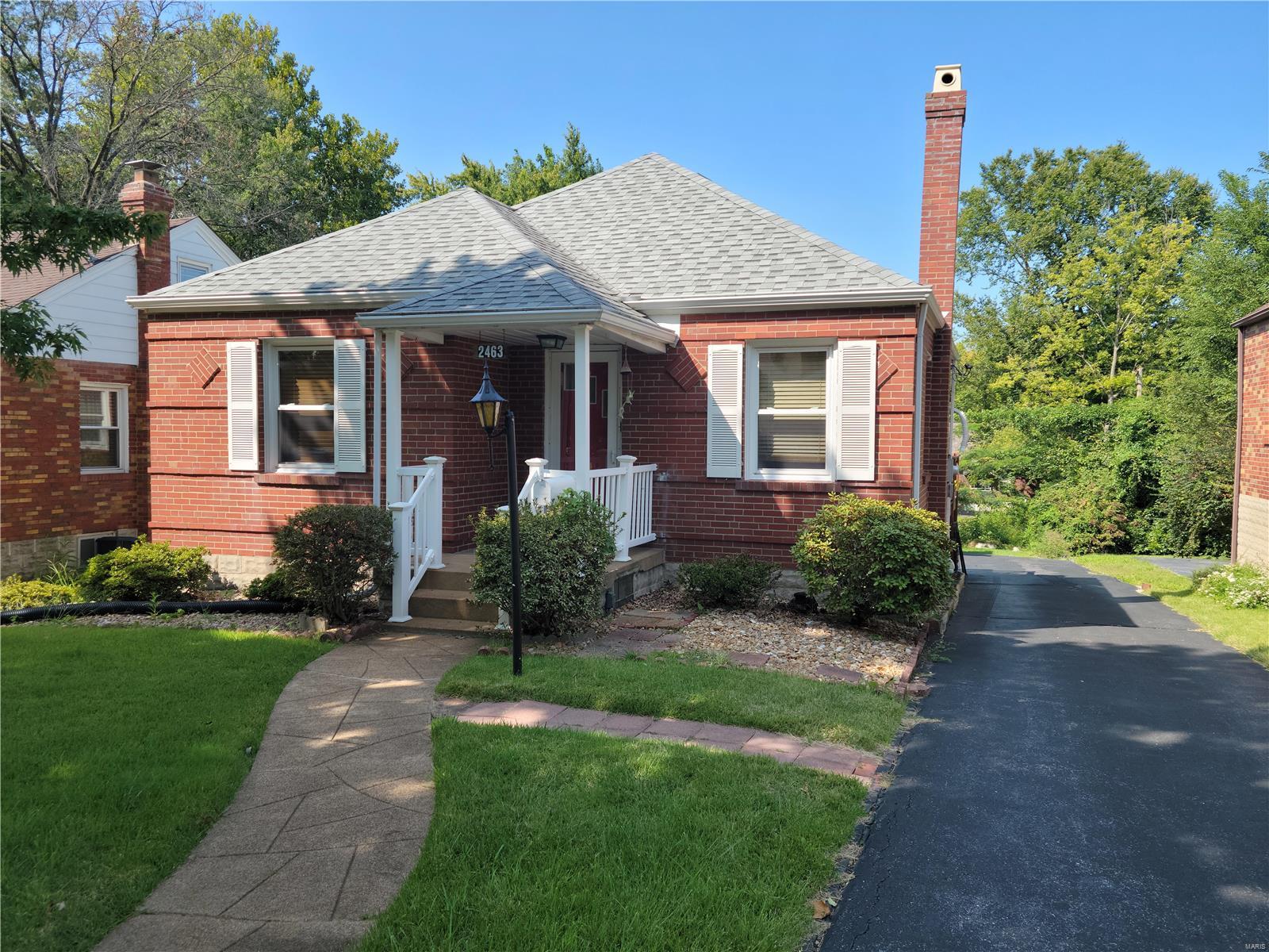 2463 Brown Road St. Louis, MO 63114 - Photo 1 of 21 Gallery Image 1