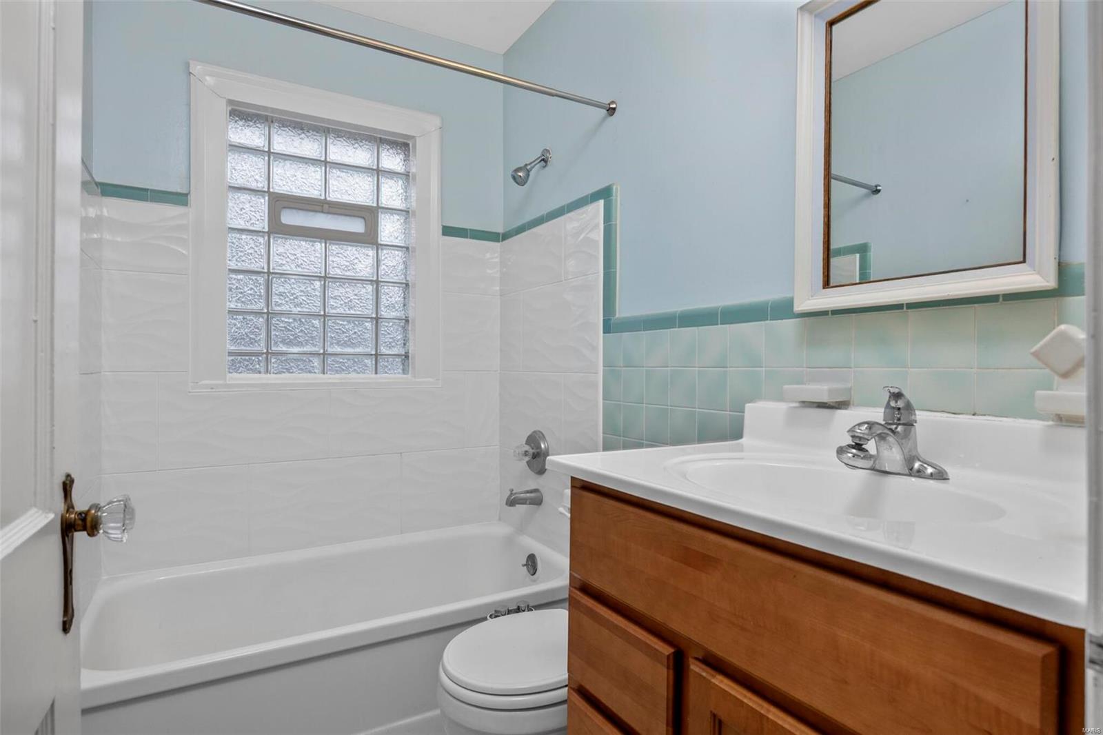 2463 Brown Road St. Louis, MO 63114 - Photo 12 of 21 Gallery Image 12