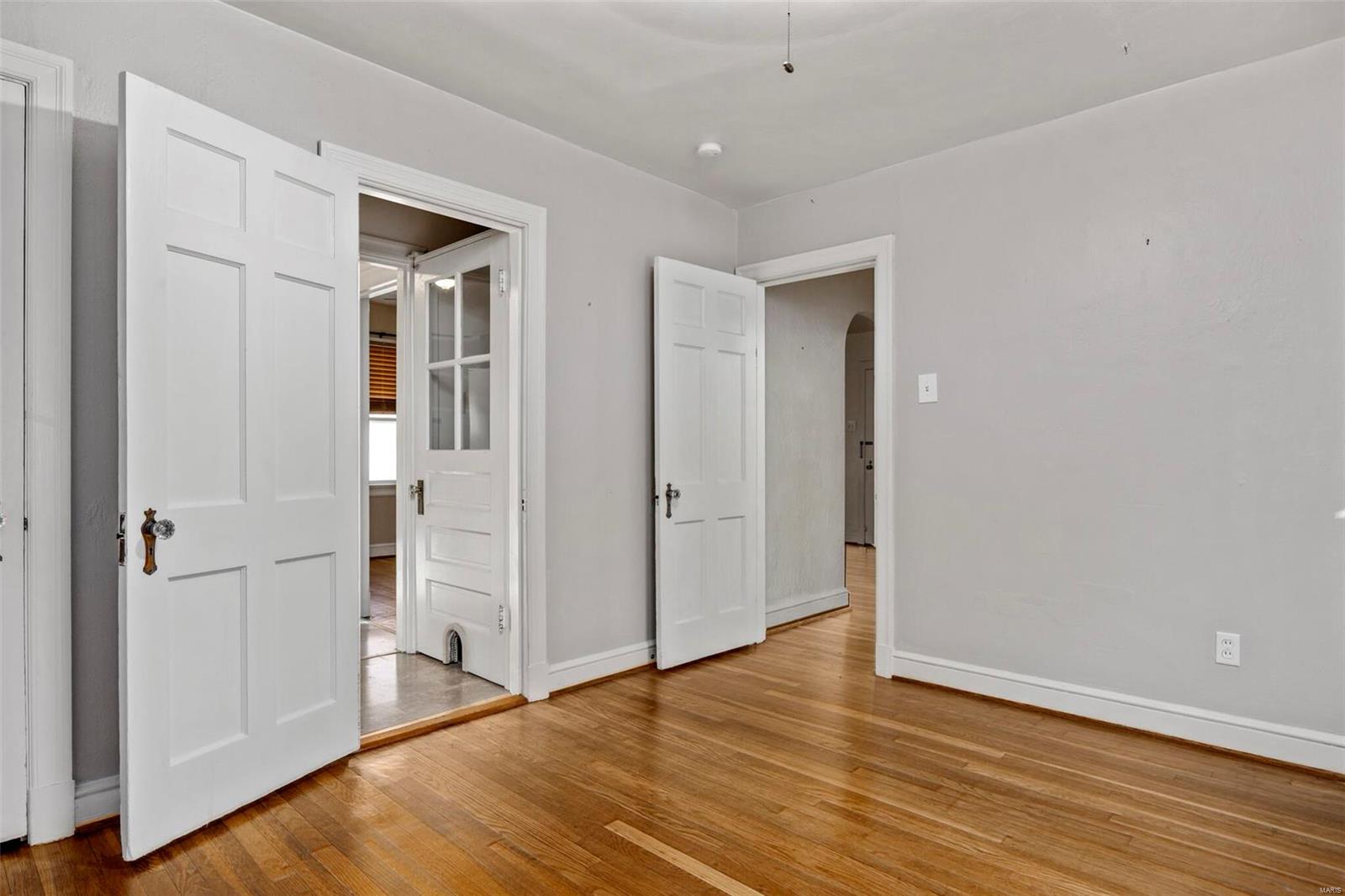2463 Brown Road St. Louis, MO 63114 - Photo 14 of 21 Gallery Image 14