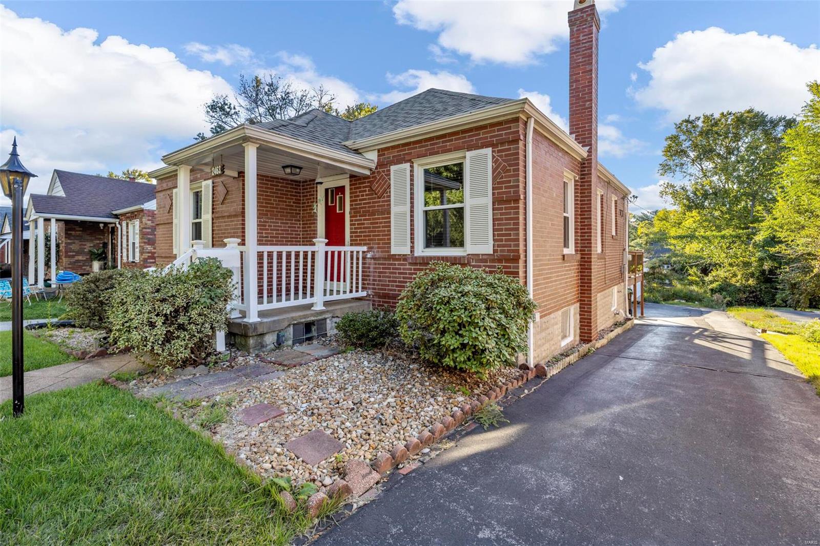2463 Brown Road St. Louis, MO 63114 - Photo 2 of 21 Gallery Image 2