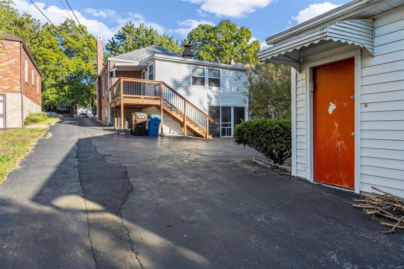 2463 Brown Road St. Louis, MO 63114 - Photo 4 of 21 Gallery Image 4