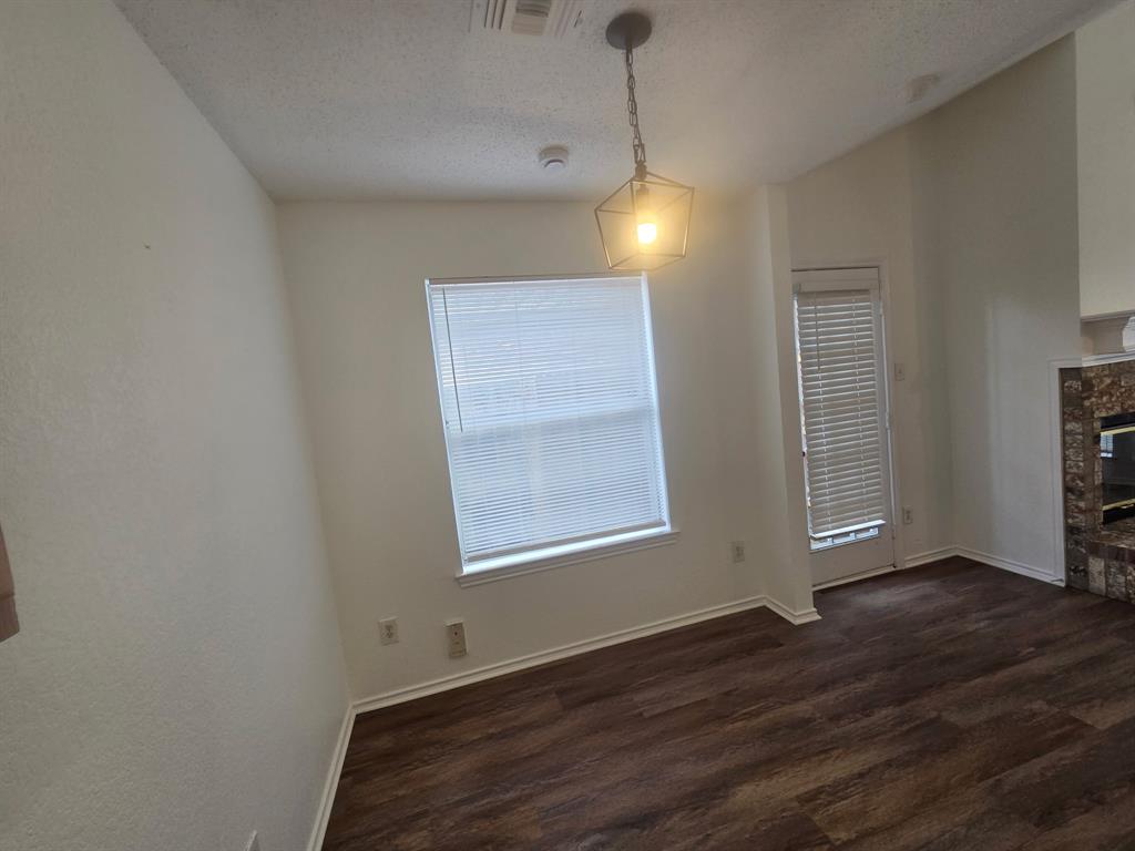 7116 Nohl Ranch Road Fort Worth, TX 76133 - Photo 5 of 12 Dining or Brakfast Nook Area