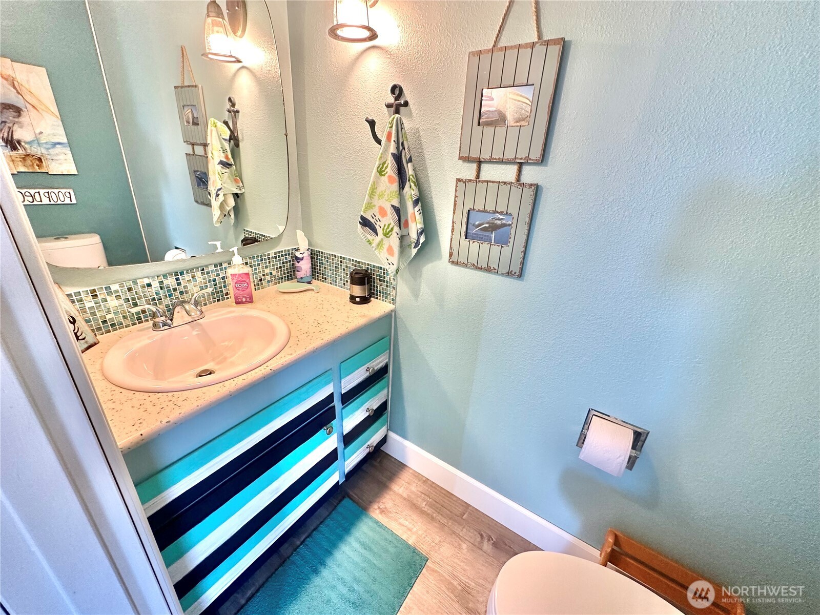 15217 Pacific Way Long Beach, WA 98631 - Photo 20 of 40 a room with gym equipment