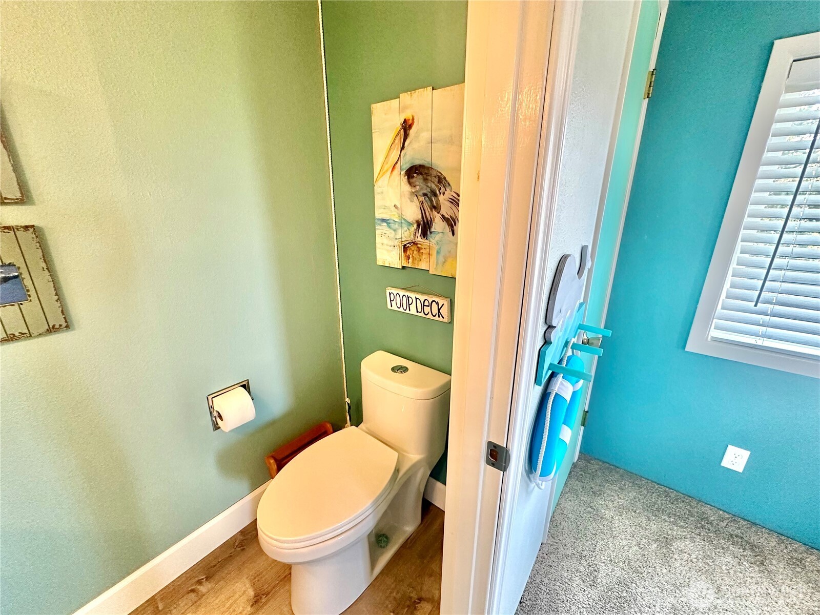 15217 Pacific Way Long Beach, WA 98631 - Photo 21 of 40 a bathroom with a toilet and a shower
