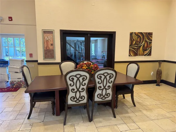 $1,950 | 6195 Northwest 186th Street, Unit 208, Hialeah, FL 33015