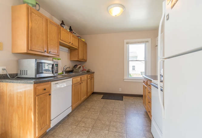 2024 East 3rd Street Bloomington, IN 47401 - Photo 8 of 28