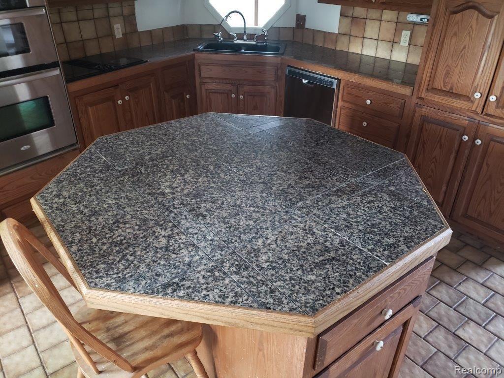 2228 North Henderson Road Davison, MI 48423 - Photo 18 of 52 Kitchen (4)