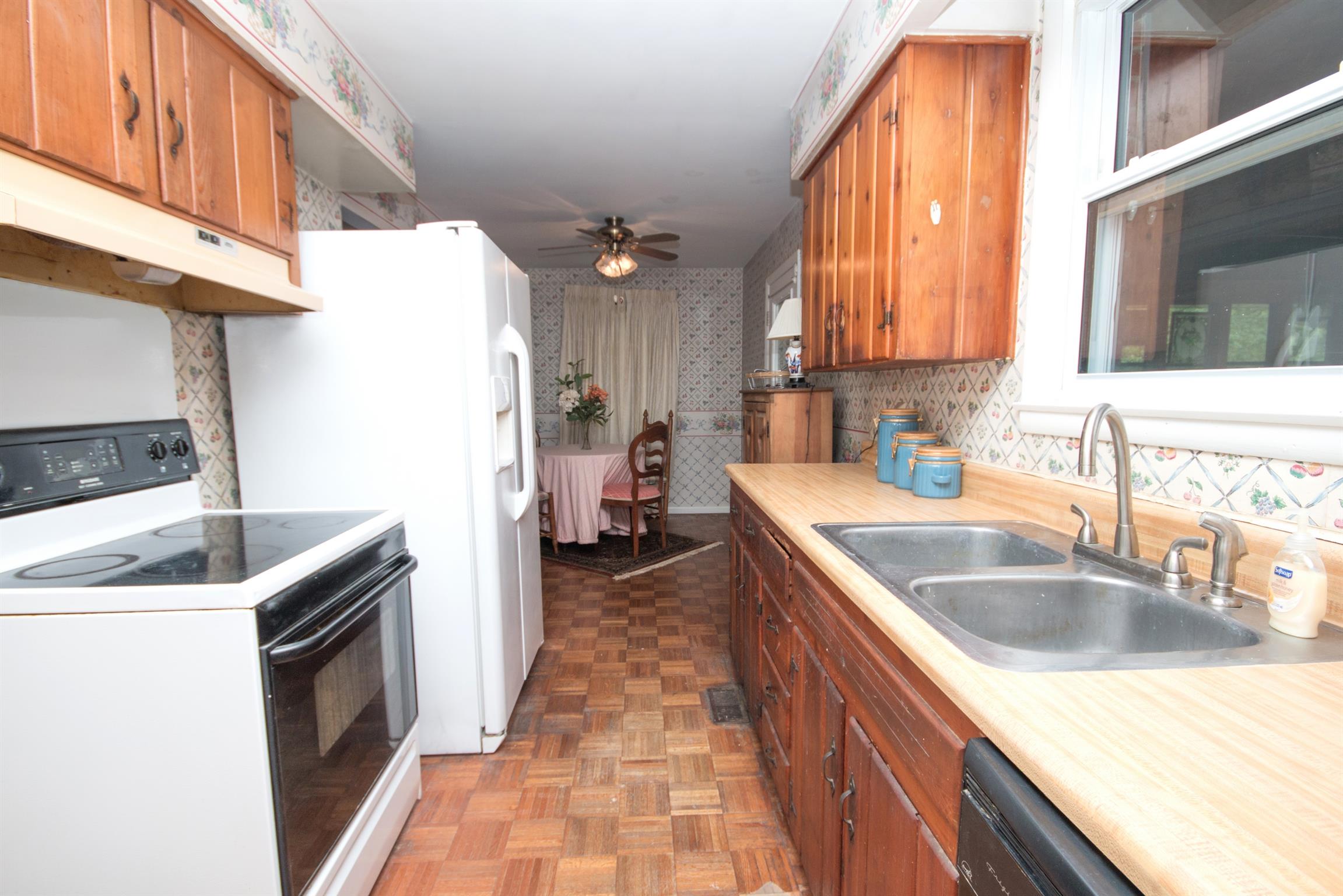 911 Apple Valley Road Madison, TN 37115 - Photo 6 of 29 Gallery Image 6