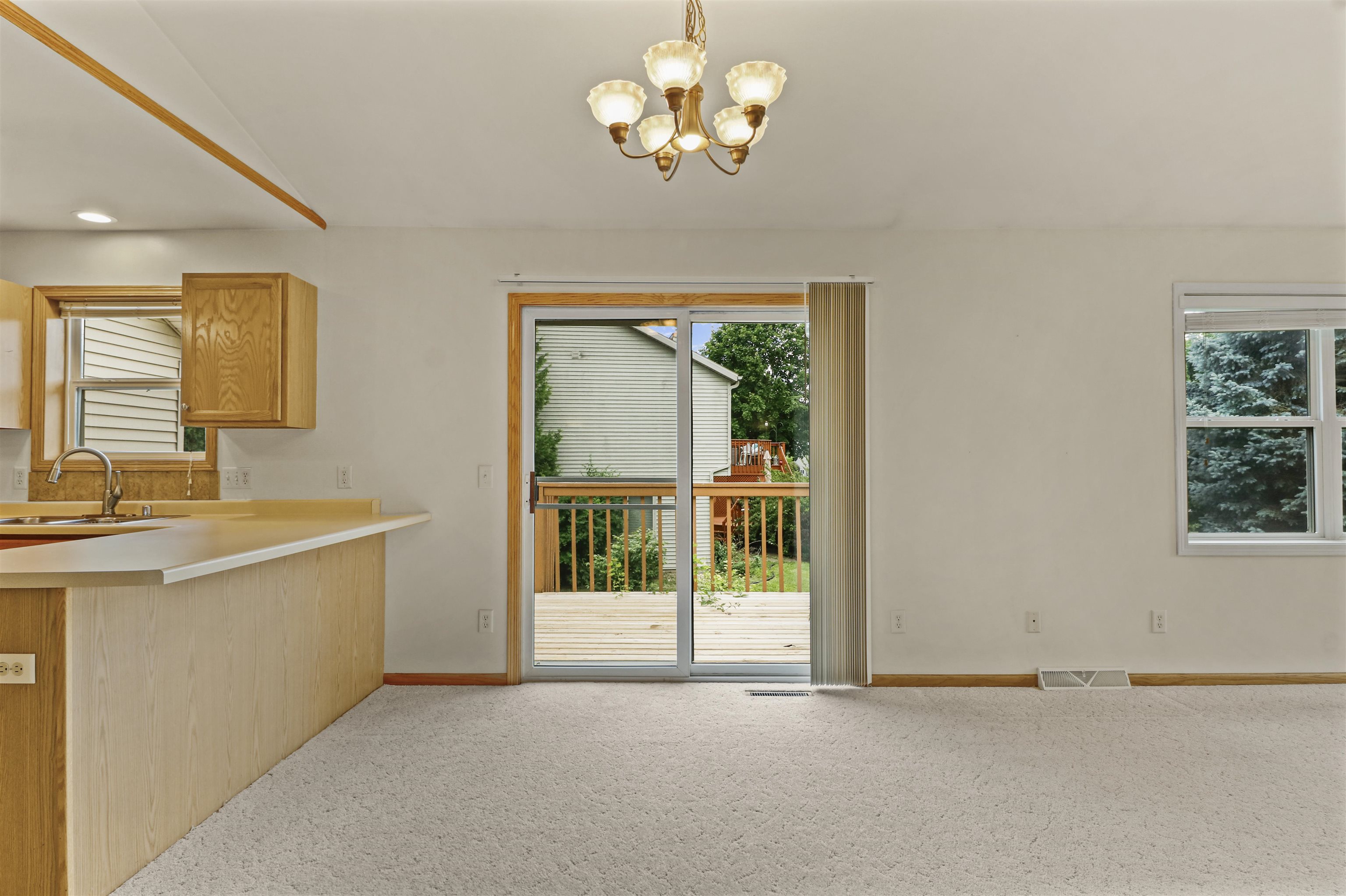 544 Berwick Drive Sun Prairie, WI 53590 - Photo 13 of 35