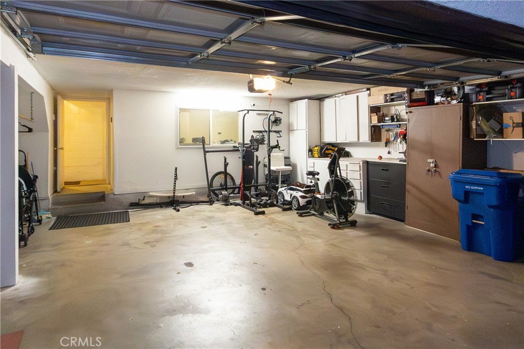 9551 Vía Ricardo Burbank, CA 91504 - Photo 19 of 29 a view of a room with gym equipment