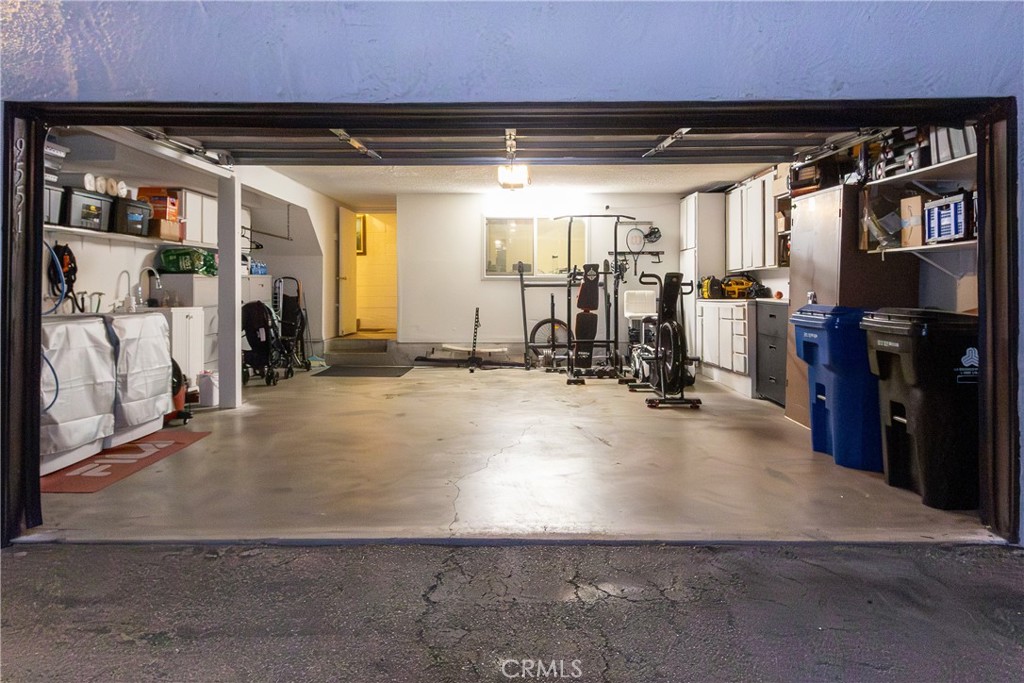 9551 Vía Ricardo Burbank, CA 91504 - Photo 20 of 29 a view of a room with gym equipment