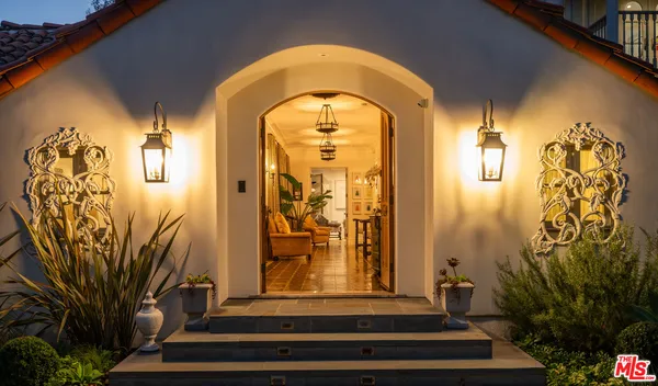$14,250,000 | 523 North Beverly Drive, Beverly Hills, CA 90210