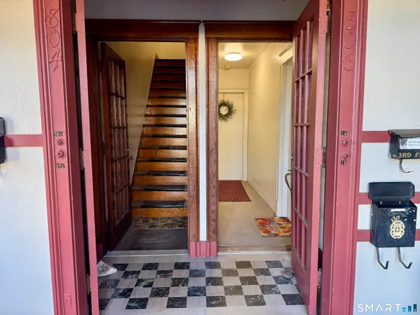 $2,100 | 804 Edgewood Avenue, Unit 3, New Haven, CT 06515