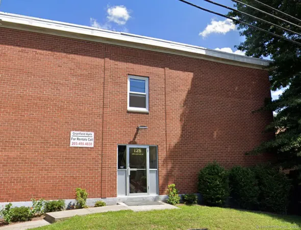 $1,750 | 125 Granfield Avenue, Unit 2A, Bridgeport, CT 06610