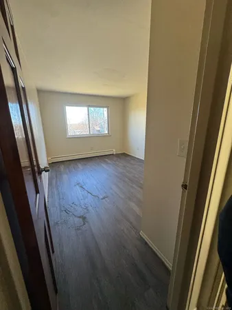 $1,750 | 125 Granfield Avenue, Unit 2A, Bridgeport, CT 06610